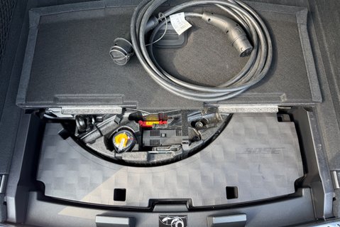 Porsche Cayenne V6 E-HYBRID BLACK EDITION -MATRIX LEDS -360 CAMS -WHITE LEATHER INTERIOR 77