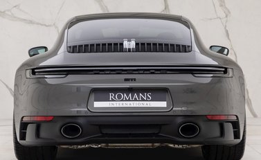 Porsche 911 Carrera GTS (992) 5