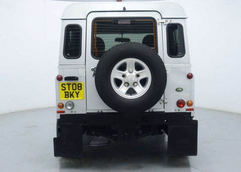 Land Rover Defender 2.4 TDCi XS Station Wagon 3dr Diesel Manual 4WD SWB Euro 4 (122 bhp) 11