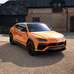 Lamborghini Urus V8 2
