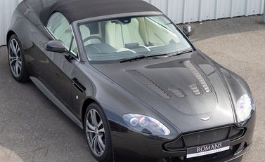 Aston Martin V12 Vantage S Roadster 7