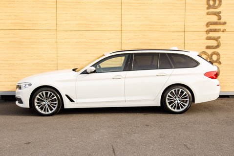 BMW 5 Series 520D XDRIVE SE TOURING 9