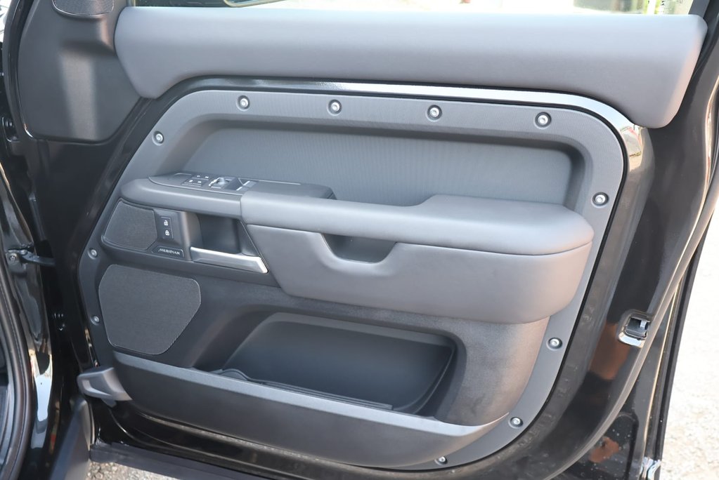 Land Rover Defender 110 HARD TOP X-DYNAMIC HSE GENUINE REAR SEAT CONVERSION  SEEKER STYLED  26