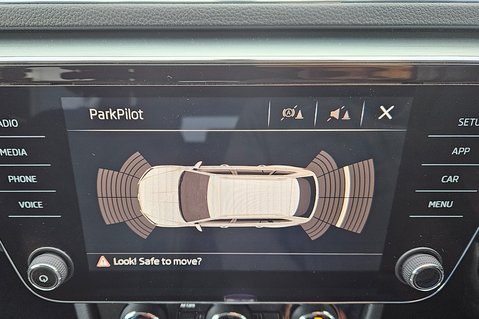 Skoda Superb SE TSI AUTOMATIC. 1 PREVIOUS KEEPER.. APPLE PLAY.. 5 MAIN DEALER SERVICE 9