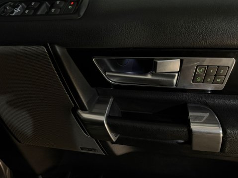 Land Rover Discovery SDV6 HSE 22