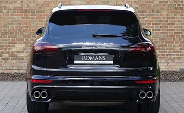 Porsche Cayenne Turbo 23
