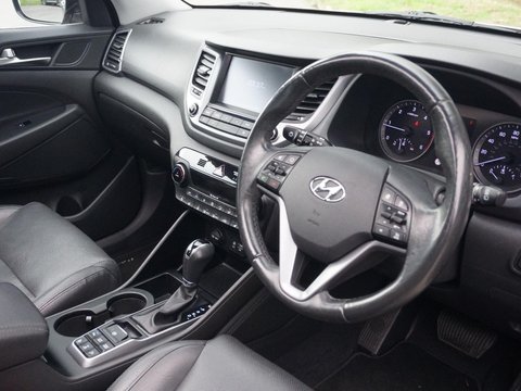 Hyundai TUCSON 2.0 CRDi Premium SE Auto 4WD Euro 6 5dr 38