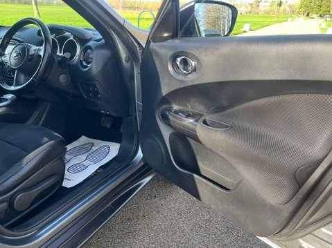 Nissan Juke 1.6 N-Connecta XTRON Euro 6 5dr 22