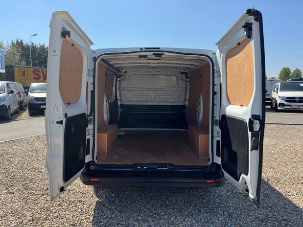 Renault Trafic SWB L1H1 Low Roof Business Plus SL28 Air Con Camera Sensors Euro 6 16