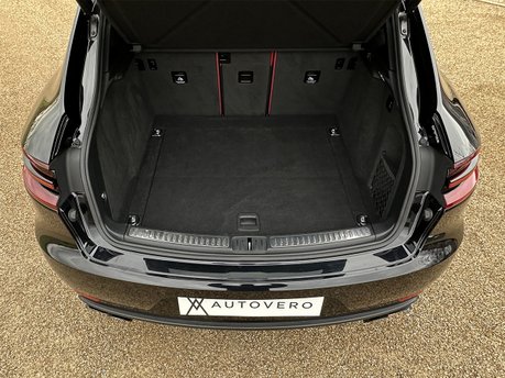 Porsche Macan TURBO PDK 87