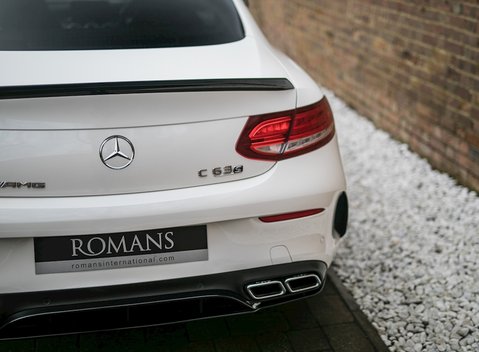 Mercedes-Benz C Class C63 S Coupe 28