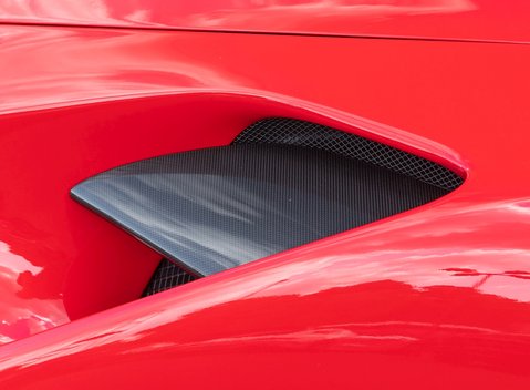 Ferrari 488 Spider 28