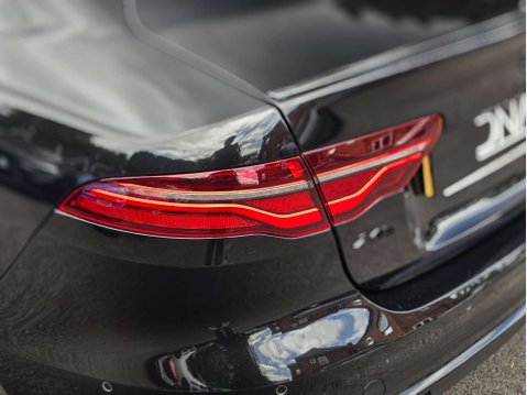 Jaguar XE 2.0 XE R-Dynamic Black Auto 4dr 11