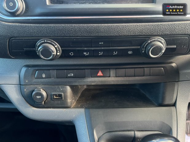Vauxhall Vivaro SWB L1H1 F2700 Dynamic Air Con Sensors EURO 6 NO VAT 33