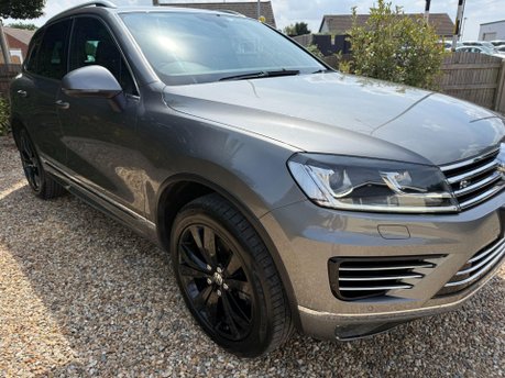 Volkswagen Touareg 3.0 TDI V6 BlueMotion Tech R-Line Tiptronic 4WD Euro 6 (s/s) 5dr 7