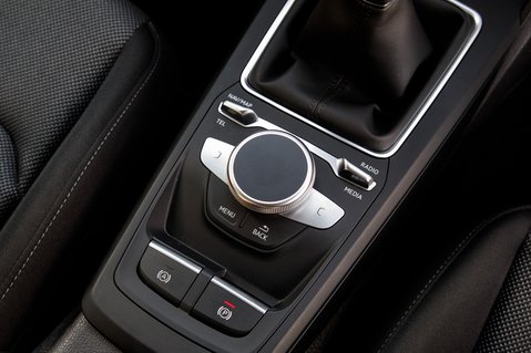 Audi Q2 TFSI SPORT 35