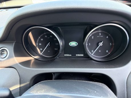Land Rover Discovery Sport 2.0 Discovery Sport Black HSE SD4 Auto 4WD 5dr 16