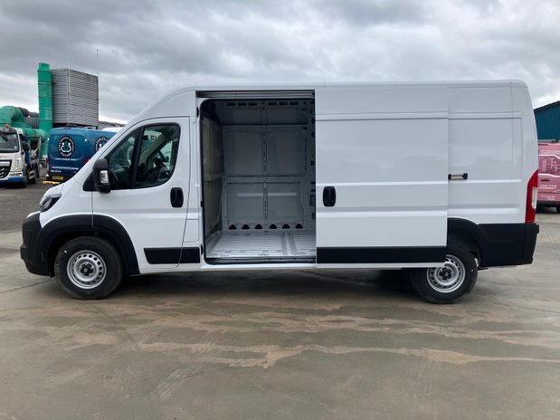 Fiat Ducato 35 L3H2 STANDARD Panel Van *pre-reg* 2