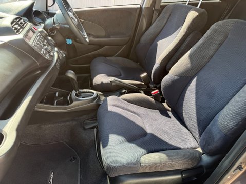 Honda Jazz I-VTEC ES PLUS AUTO 31