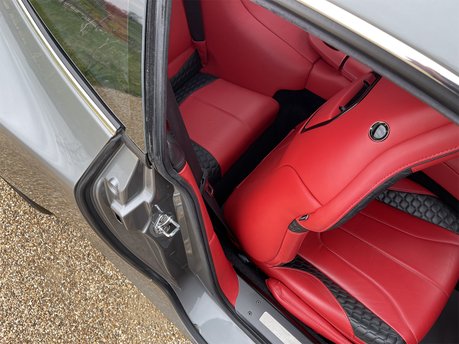 Aston Martin Vanquish V12 81