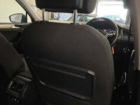 Volkswagen Tiguan 2.0 Tiguan Allspace SE Nav TDI 4Motion Semi-Auto 4WD 5dr 32