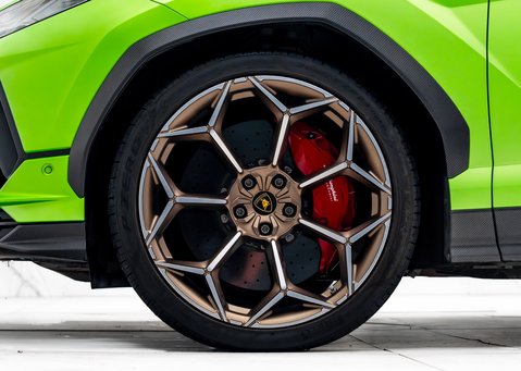 Lamborghini Urus PERFORMANTE 