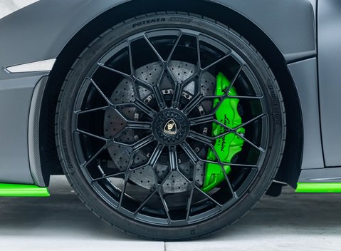 Lamborghini Huracan STO 10