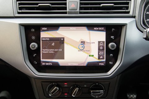 SEAT Arona TSI SE TECHNOLOGY 25