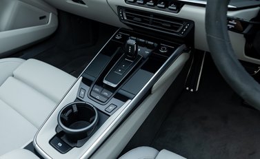 Porsche 911 Turbo S Cabriolet (992) 20