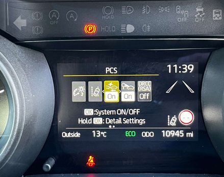 Toyota Yaris 1.5 Yaris Design HEV CVT 5dr 32