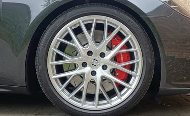 Porsche Panamera Turbo 18