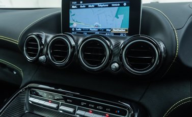 Mercedes-Benz Amg GT S PREMIUM 21