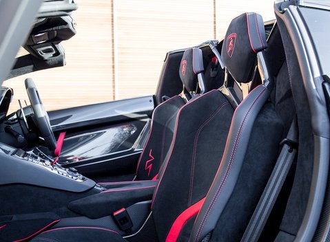 Lamborghini Aventador SV LP 750-4 Roadster 18
