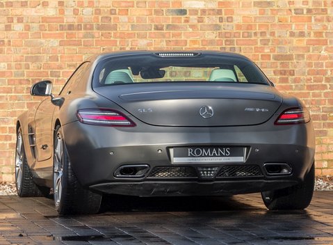 Mercedes-Benz SLS AMG 3