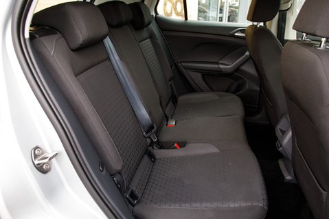 Volkswagen T-Cross SE TSI DSG 33