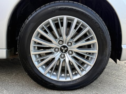 Mitsubishi Outlander 2.4h TwinMotor 13.8kWh 4h SUV 5dr Petrol Plug-in Hybrid CVT 4WD Euro 6 (s/s 14