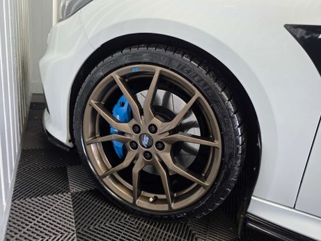 Ford Focus 2.3T EcoBoost RS Hatchback 5dr Petrol Manual AWD Euro 6 (s/s) (350 ps) 23