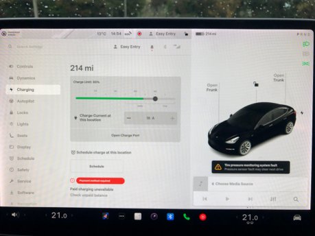 Tesla Model 3 LONG RANGE AWD 45,000m black vegan leather, 19 inch alloys 21