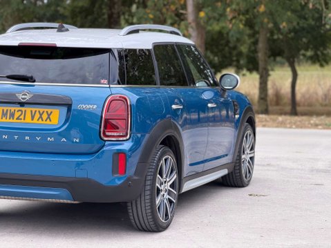 Mini Countryman 1.5 Countryman Cooper Exclusive Auto 5dr 27