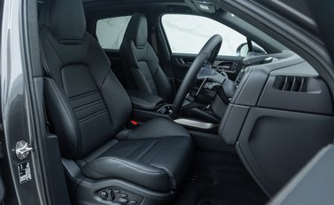 Porsche Cayenne TURBO E-HYBRID 14
