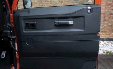 Land Rover Defender 90 Adventure Edition 20