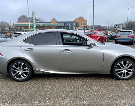 Lexus Is 2.5 IS 300h Advance CVT 4dr 9