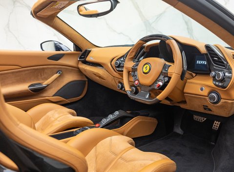 Ferrari 488 SPIDER 16