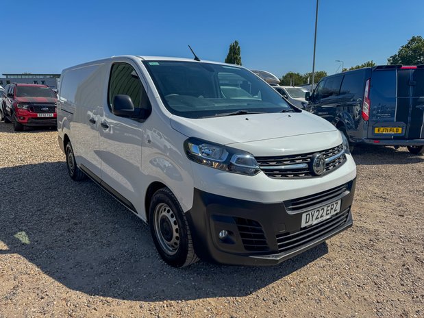 Vauxhall Vivaro AUTO LWB [SOLD SM] L2H1 Low Roof 3100 Dynamic Air Con SELECT 4