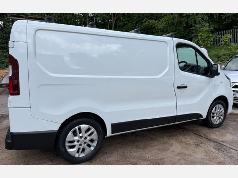 Renault Trafic 1.6 dCi ENERGY 27 Sport Nav Panel Van 5dr Diesel Manual SWB Standard Roof E 10