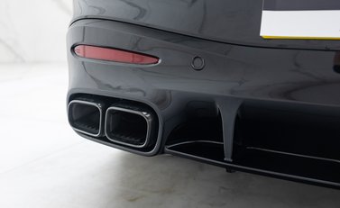 Mercedes-Benz Amg GT 63 PREMIUM + 40