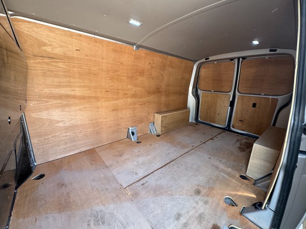 Volkswagen Transporter LWB L2H1 [SOLD SM] Low Roof Highline T30 Air Con Alloys Camera 11