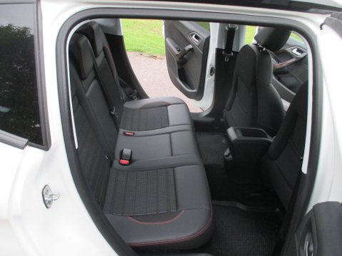 Peugeot 2008 1.2 PureTech GT Line Euro 6 (s/s) 5dr 26