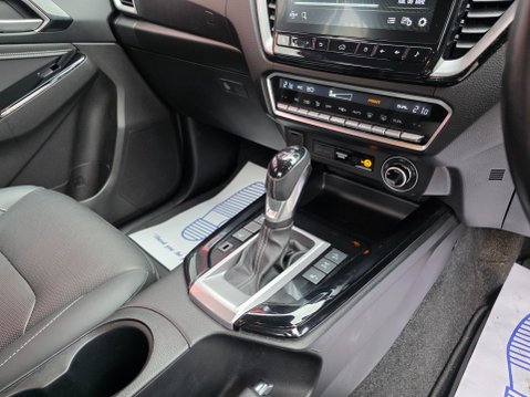Isuzu D-Max V-CROSS DCB AUTO 17