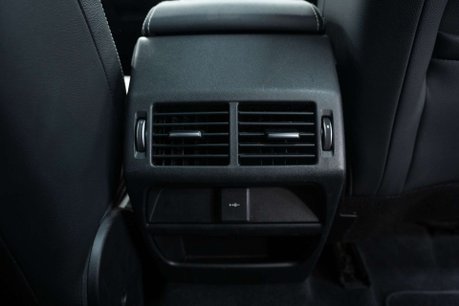 Land Rover Discovery Sport 1.5 Discovery Sport R-Dynamic SE P300e Auto 4WD 5dr 28